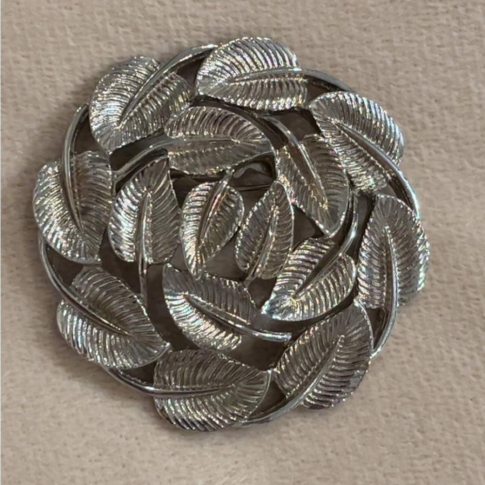 Vintage 1950s Silver Tone Leaf Brooch